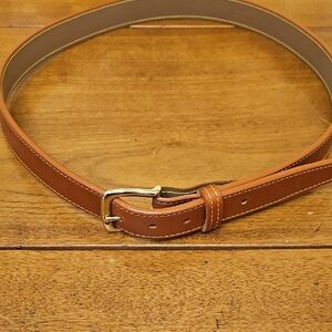 Vintage LIKE NEW Brown Leather Belt